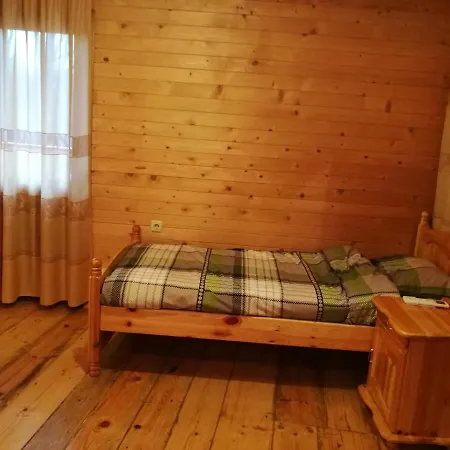 Tree House Inn *